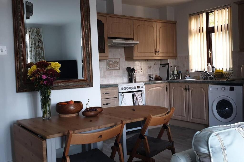 Seafront Apartment, Ground Floor, Free Parking Newcastle  Exterior photo